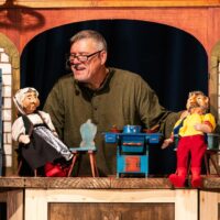 Terülj-terülj asztalka a Kalamajka Bábszínház előadásában